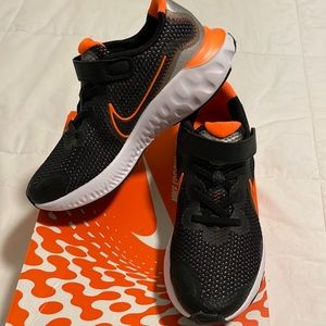 NIB Nike Sneakers - 2Y - Black and Orange